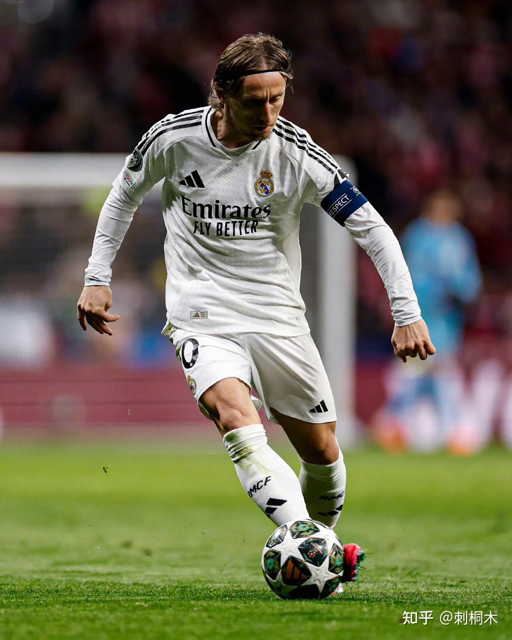 葡媒：C罗向欧国联冠军队友赠送定制手表，若塔的送给了其家人