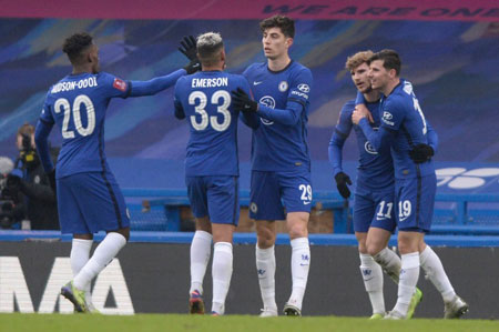 半场战报：三镇0-2山东，泽卡建功，刘洋破门