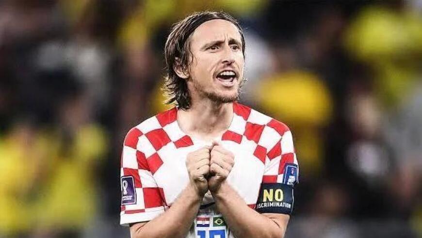 十三水反套路：故意在中道示弱，引诱对手在下一局产生轻敌心理。（十三水心理博弈：中途示弱设伏，诱导对手下一局轻敌）