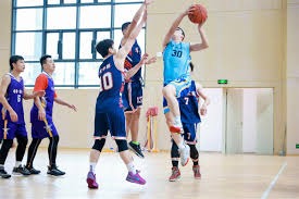 法兰克福4-3逆转科隆，伯卡特梅开二度，达胡德建功